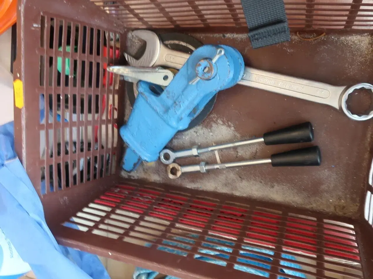 Billede 1 - Automatisk kranhoved ELEBIA e5i samt indhold på bord