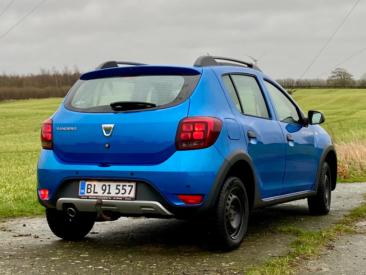 Billede 2 - Dacia Sandero Stepway med træk.