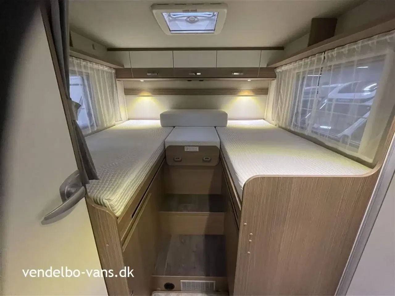 Billede 7 - 2018 - Carado I 447 Aut Automatgear - Solcelleanlæg - 3000 W Inverter - 2 x lithium bodels batterier