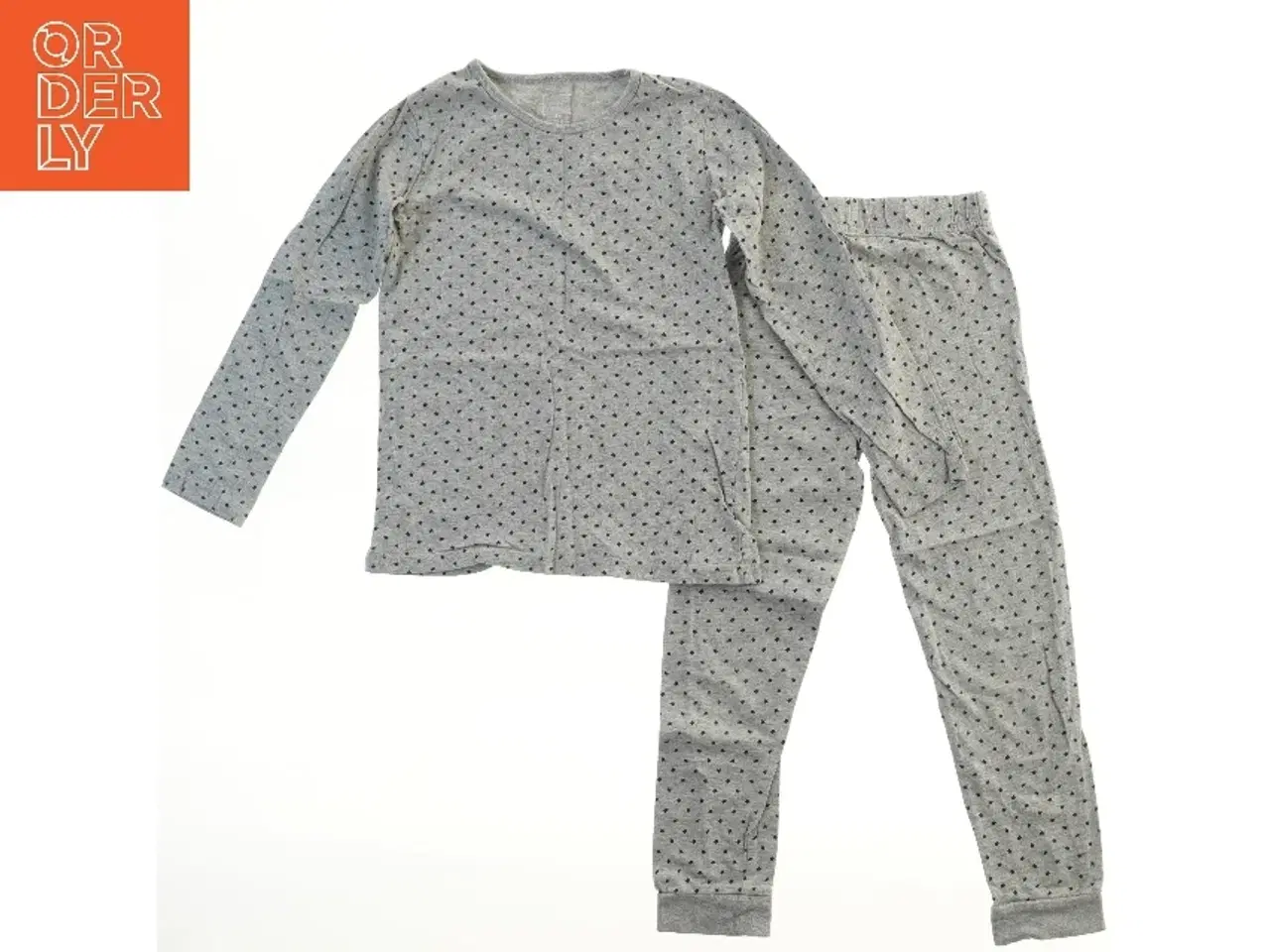 Billede 2 - Grå pyjamassæt fra Name It (str.  trøje:128 bukser:122 cm)