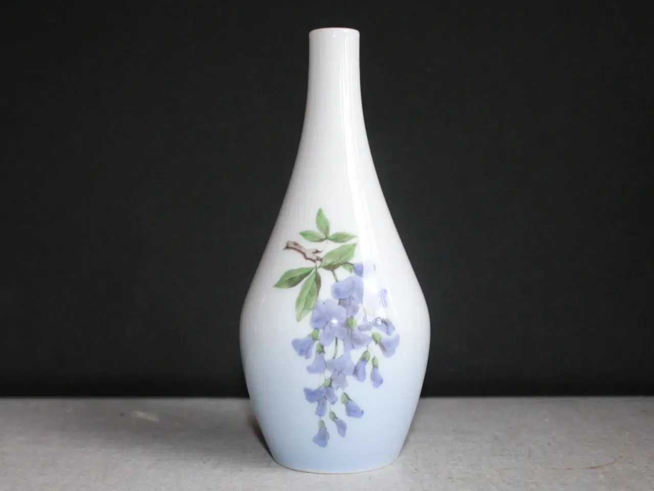 Billede 1 - Vase med blåregn fra Bing og Grøndahl