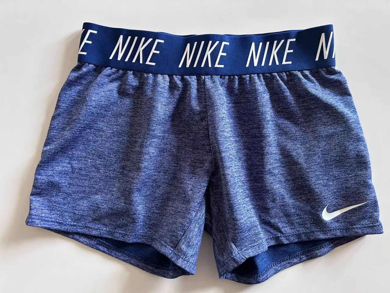 Billede 1 - Nike Dri-FIT Tempo shorts, str. 137-146 cm // M