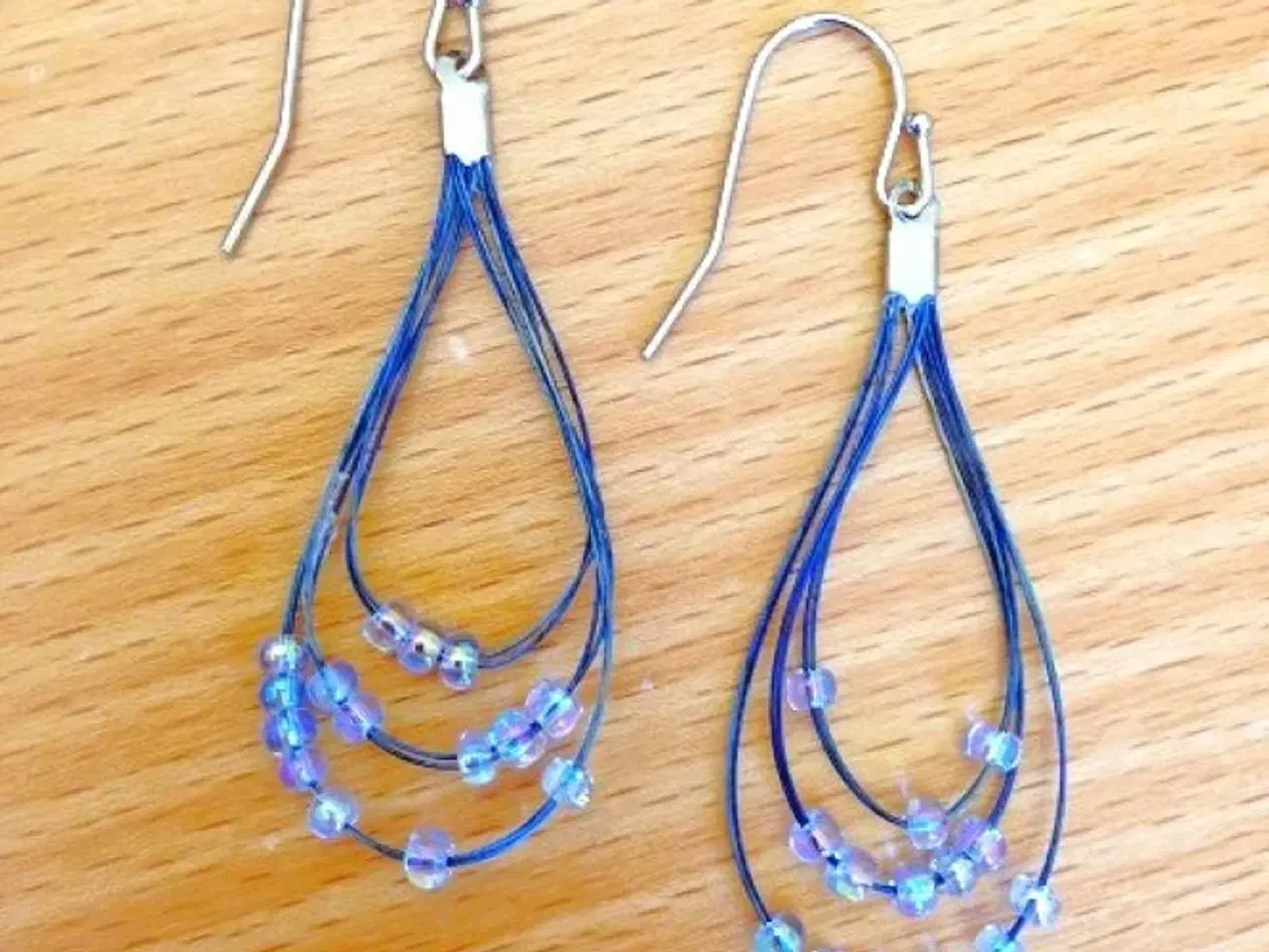 Billede 3 - Unikke, håndlavede øreringe i blå farver
