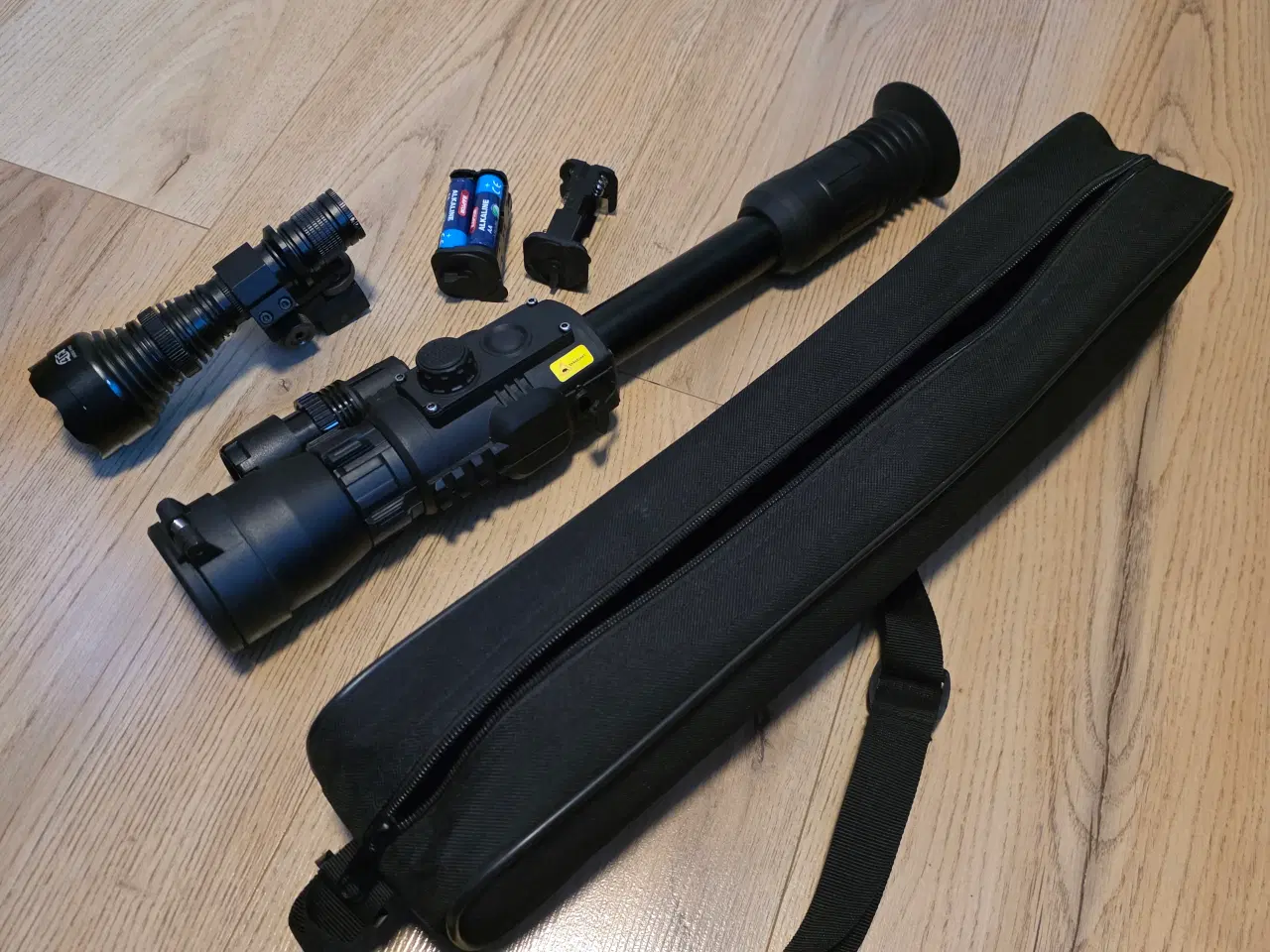 Billede 1 - Natkikkert Yukon