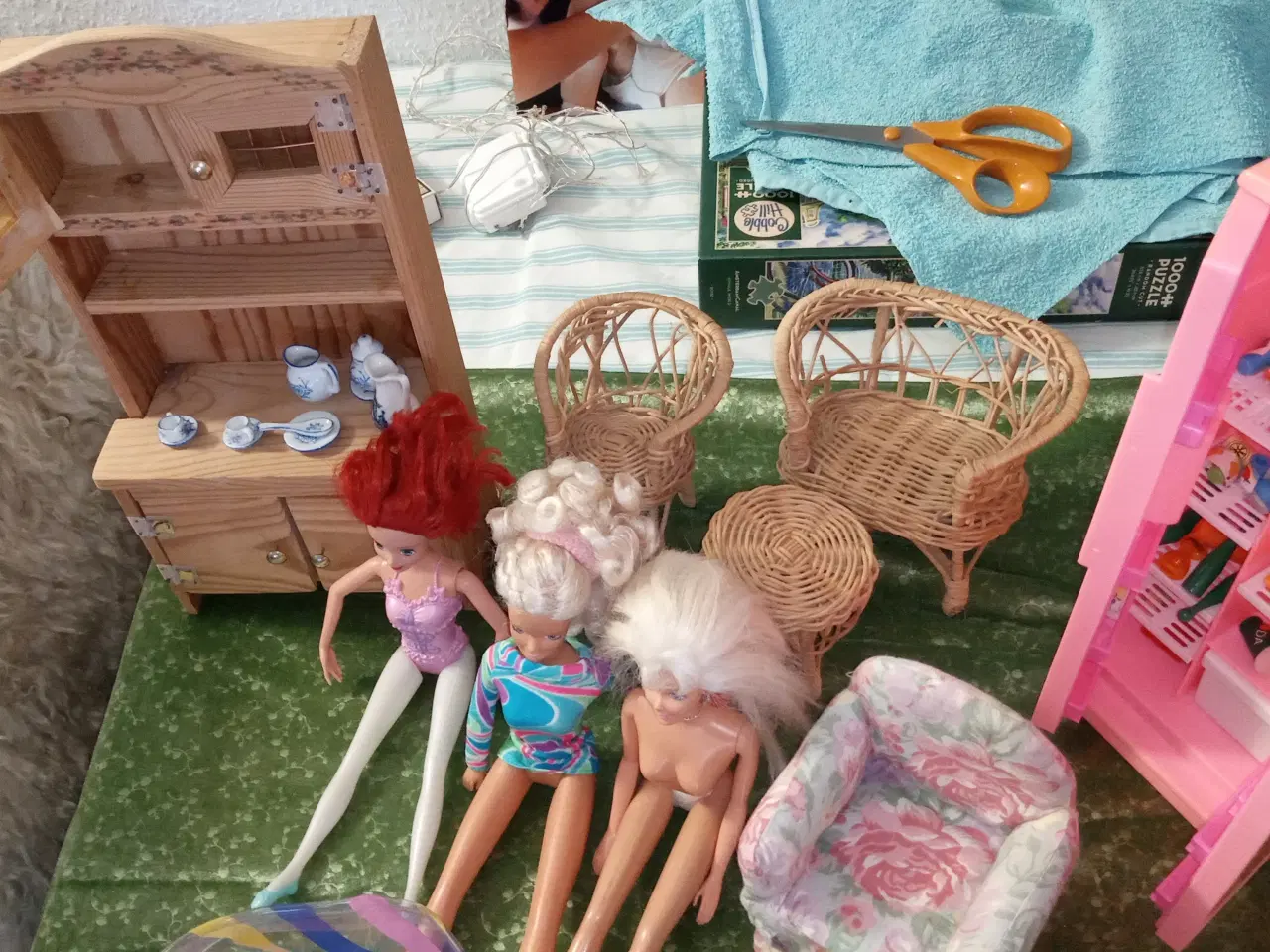 Billede 3 - Barbie dukker, møbler, hest