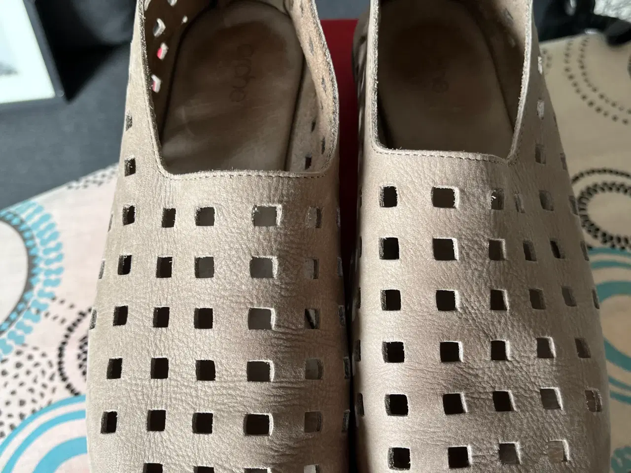 Billede 1 - Sand farvet sandaler str 41
