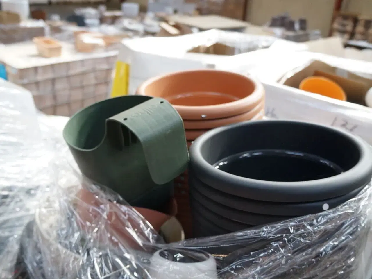 Billede 2 - Palle med diverse plasticpotter