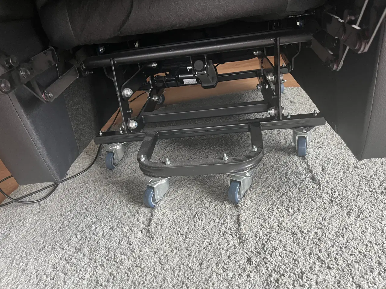 Billede 6 - Læder lænestol - Carø - elbetjent