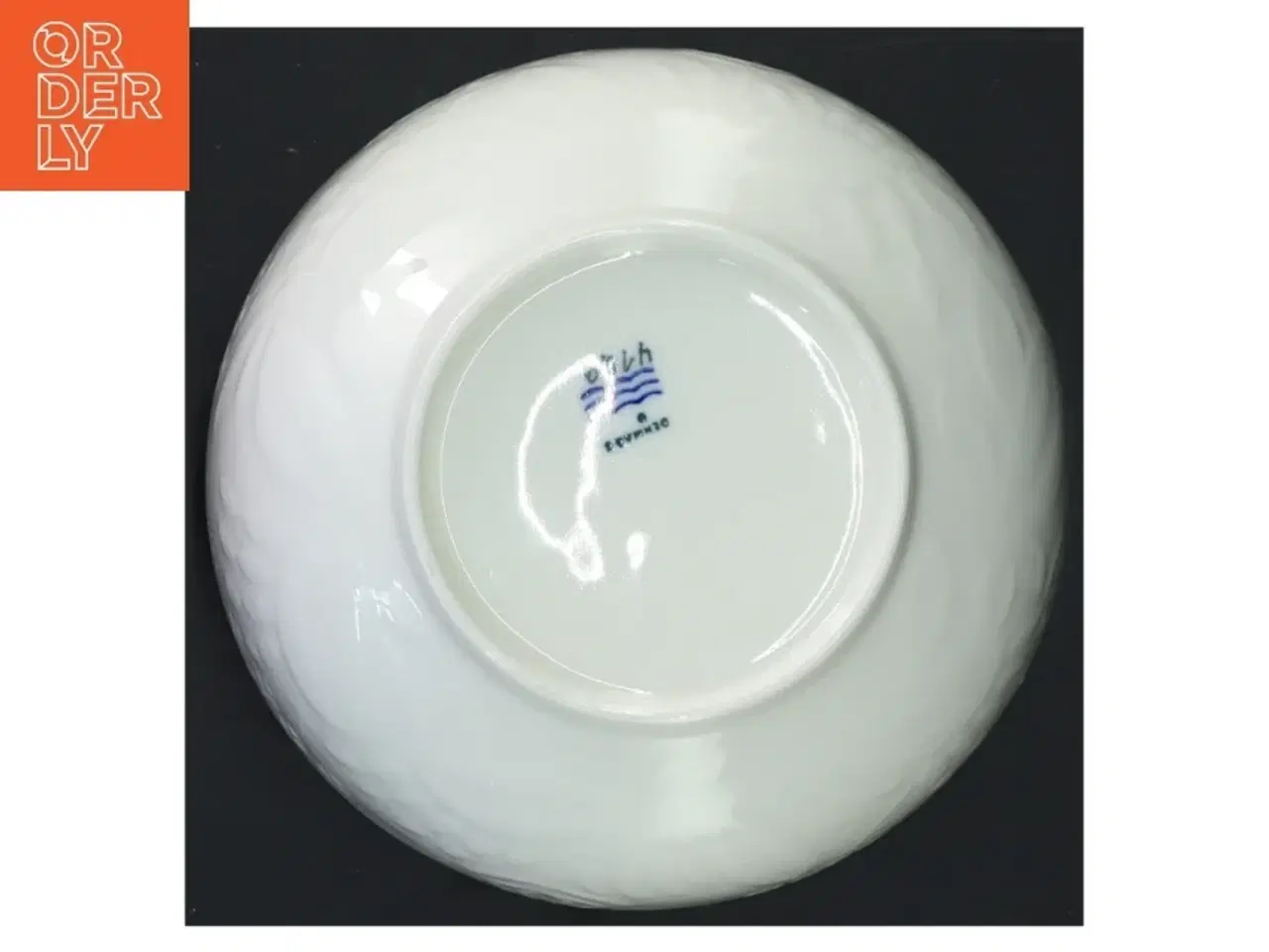 Billede 2 - Hvid skål med reliefmønster fra Royal Copenhagen (str. Ø 16 cm)