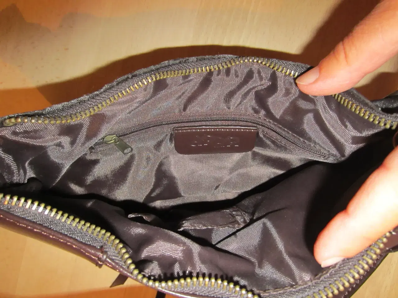 Billede 4 - Flot brun Taske - Håndtaske