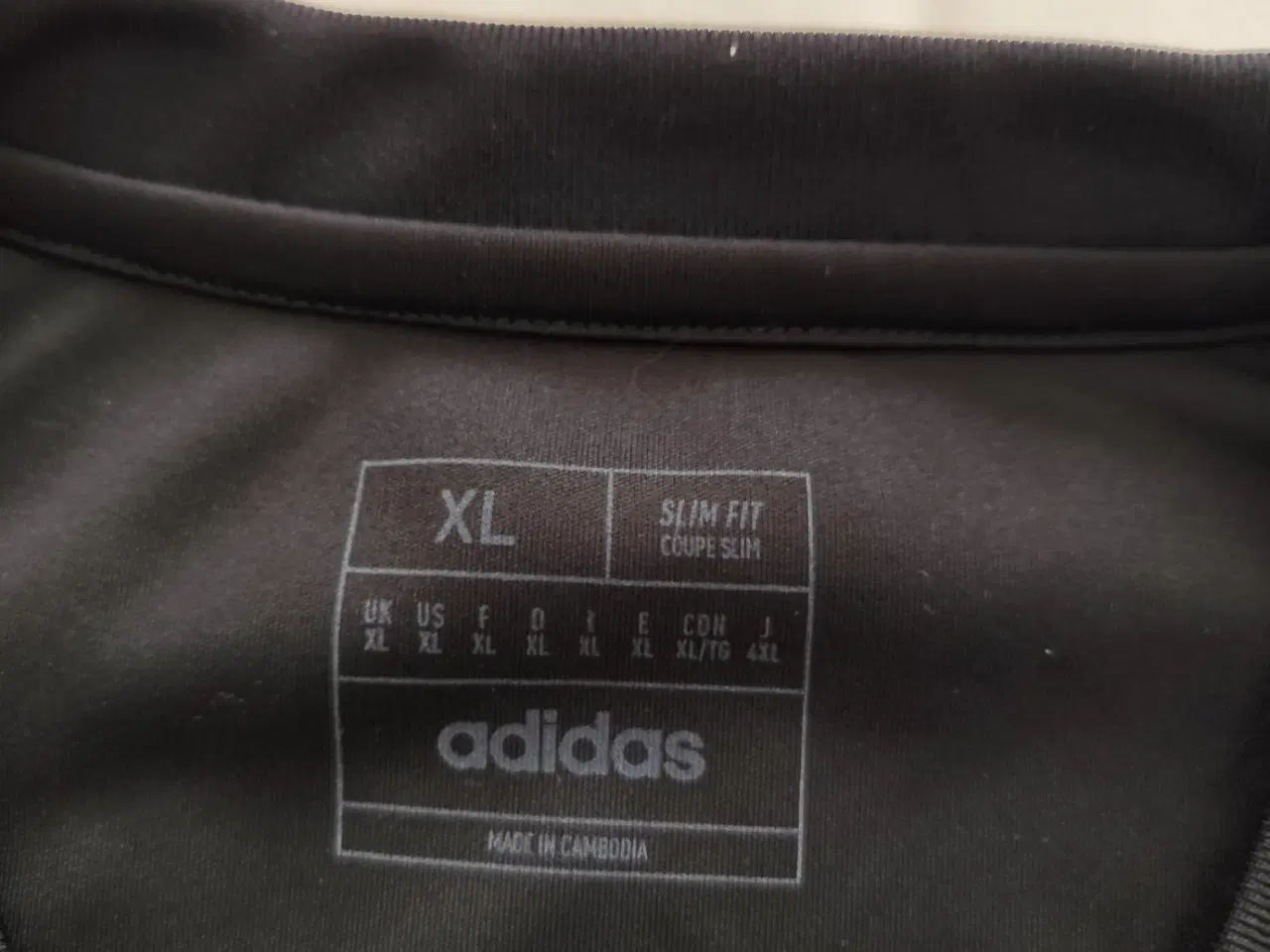 Billede 3 - Sort Adidas t-Shirt