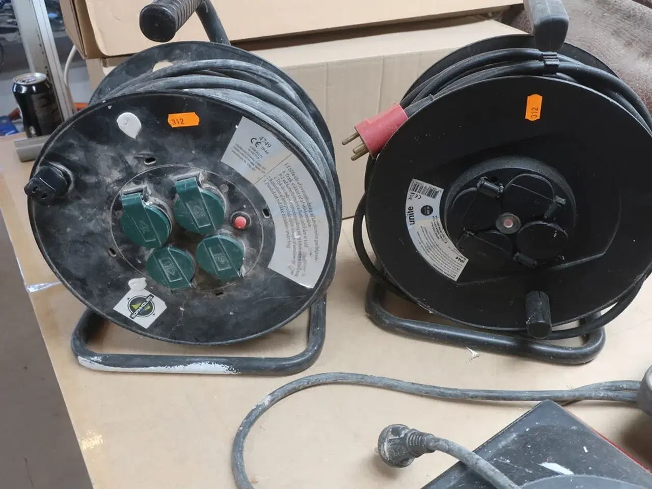 Billede 2 - 2 stk. kabeltromler og 2 stk. lamper