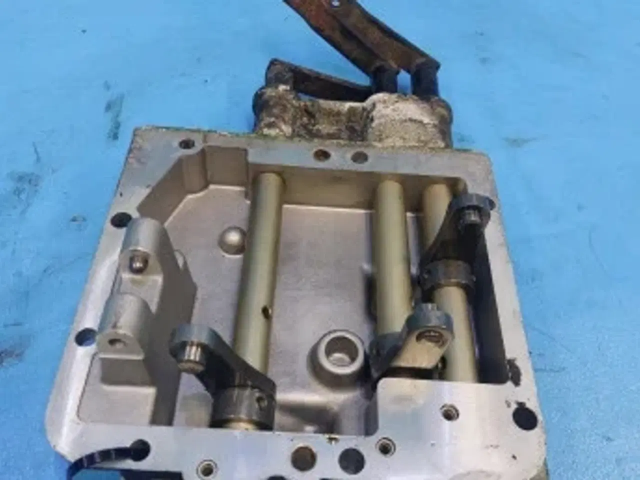 Billede 4 - John Deere 6200 Transmissionsdæksel L76182