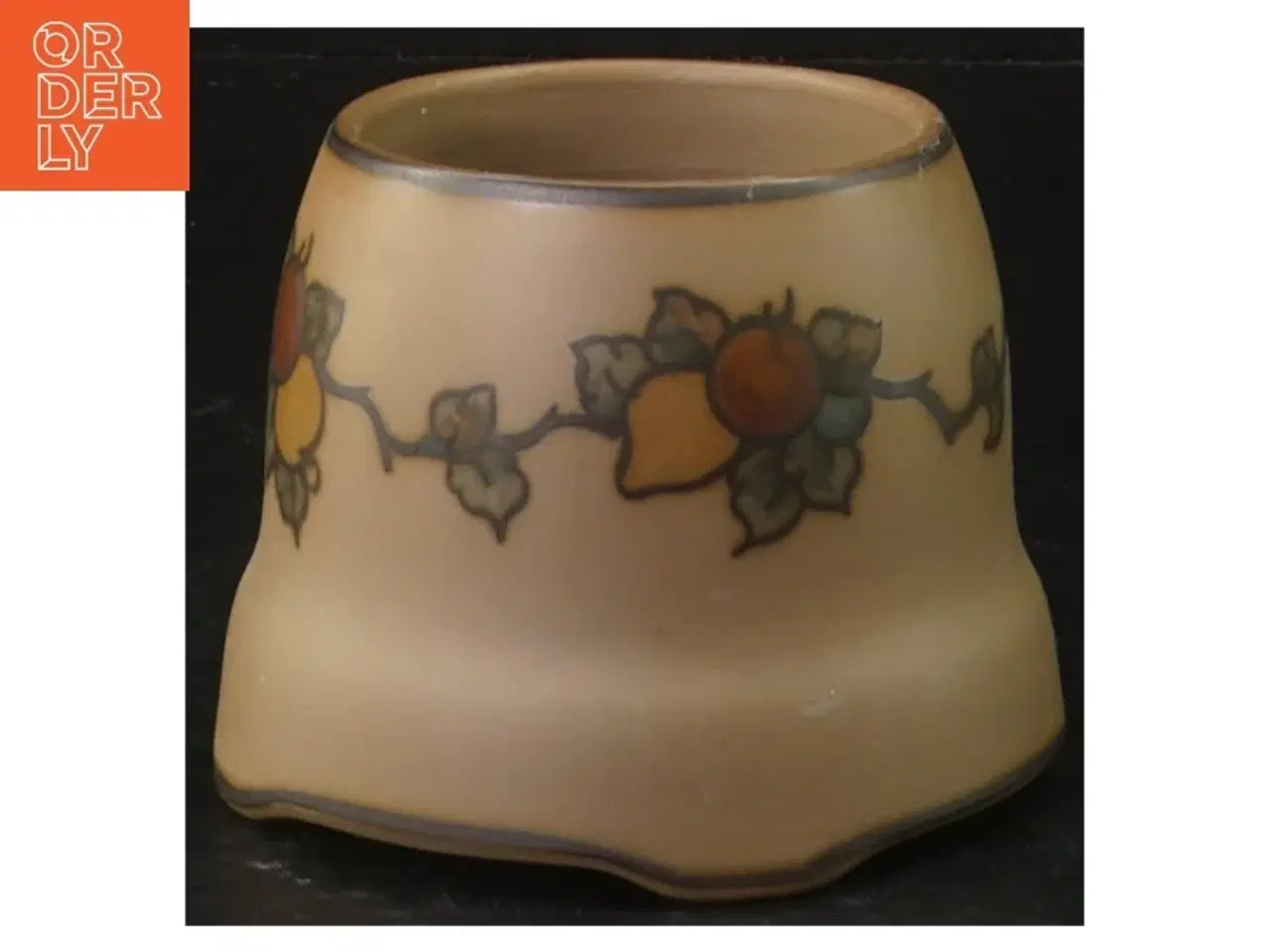 Billede 1 - Blomsterpotte i bornholmsk keramik med blomstermotiv (str. H. 6,5 cm. ø. 8,5 cm)