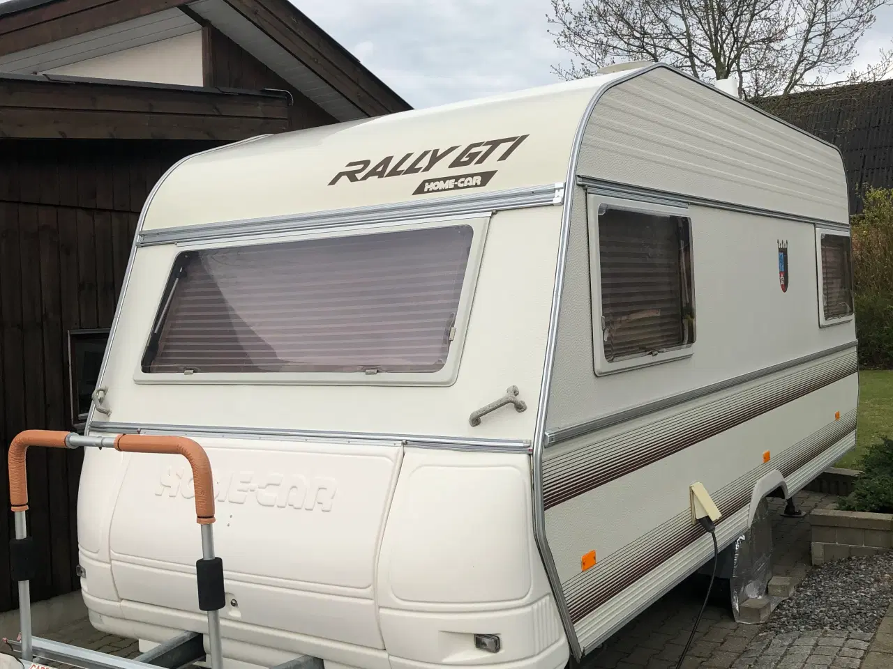 Billede 1 - Velholdt campingvogn med flot fortelt