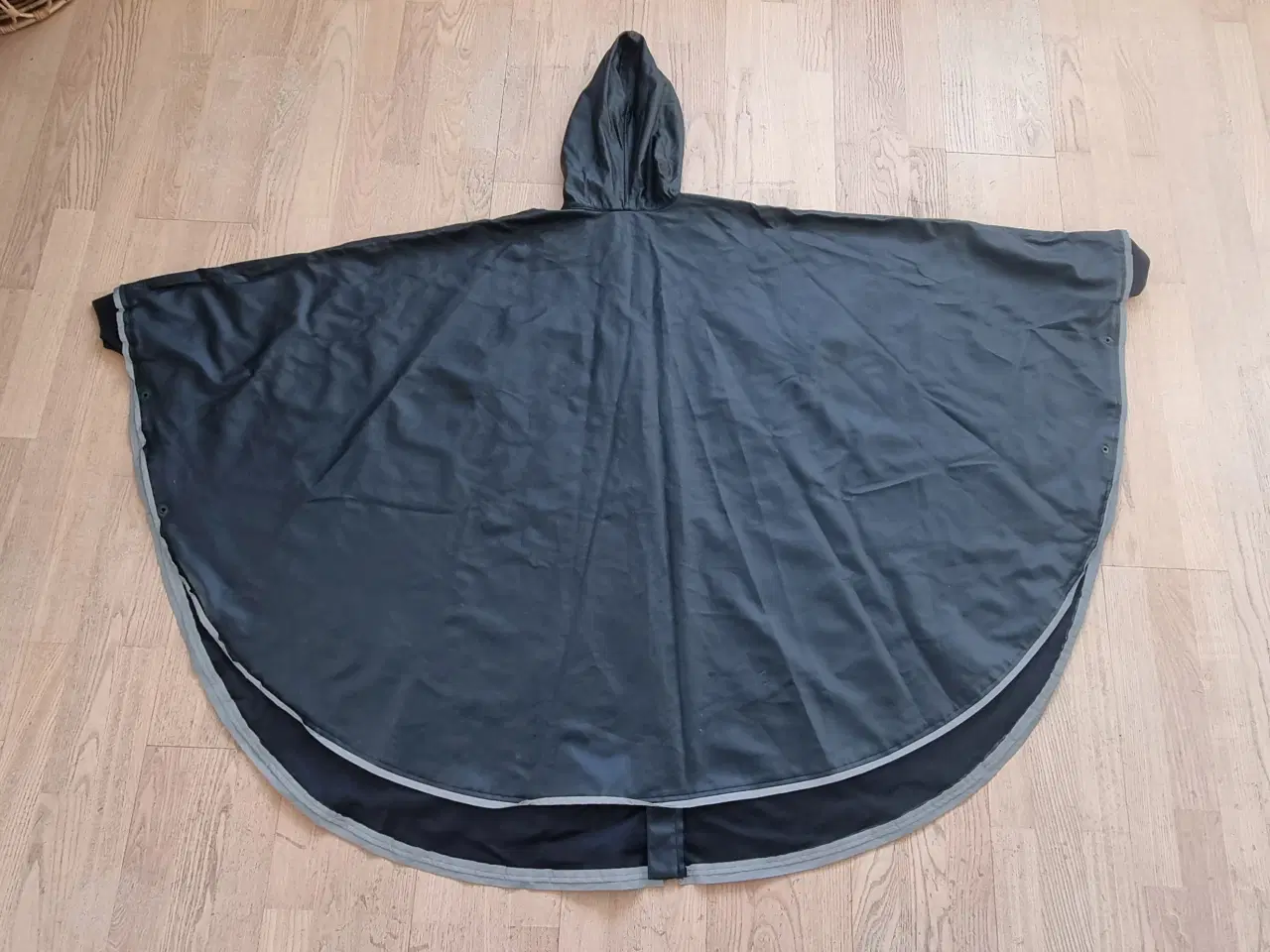 Billede 3 - Luksus Regnponcho med foer og reflekser