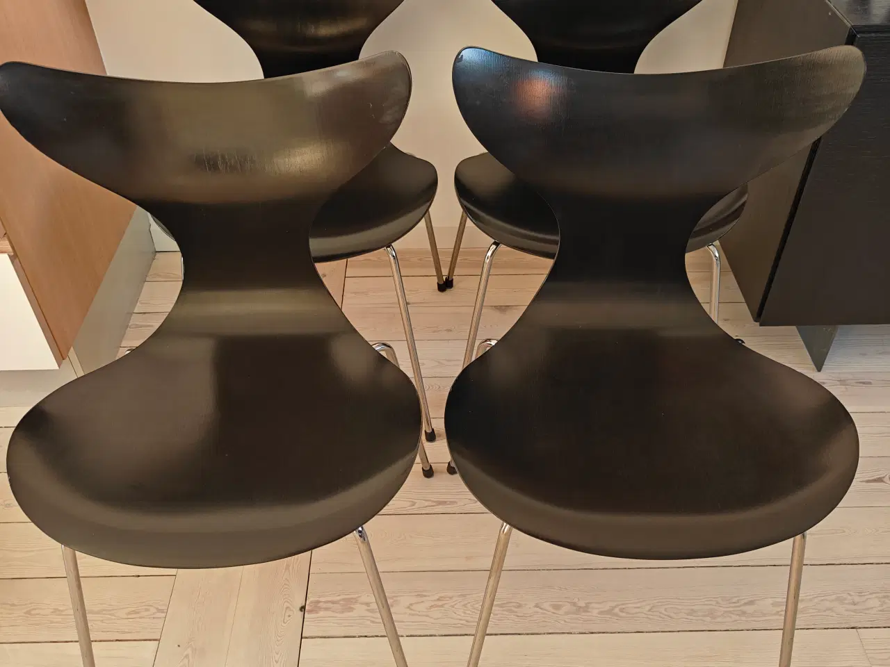 Billede 1 - Arne Jacobsen Liljen / Mågen / 3108 - stole