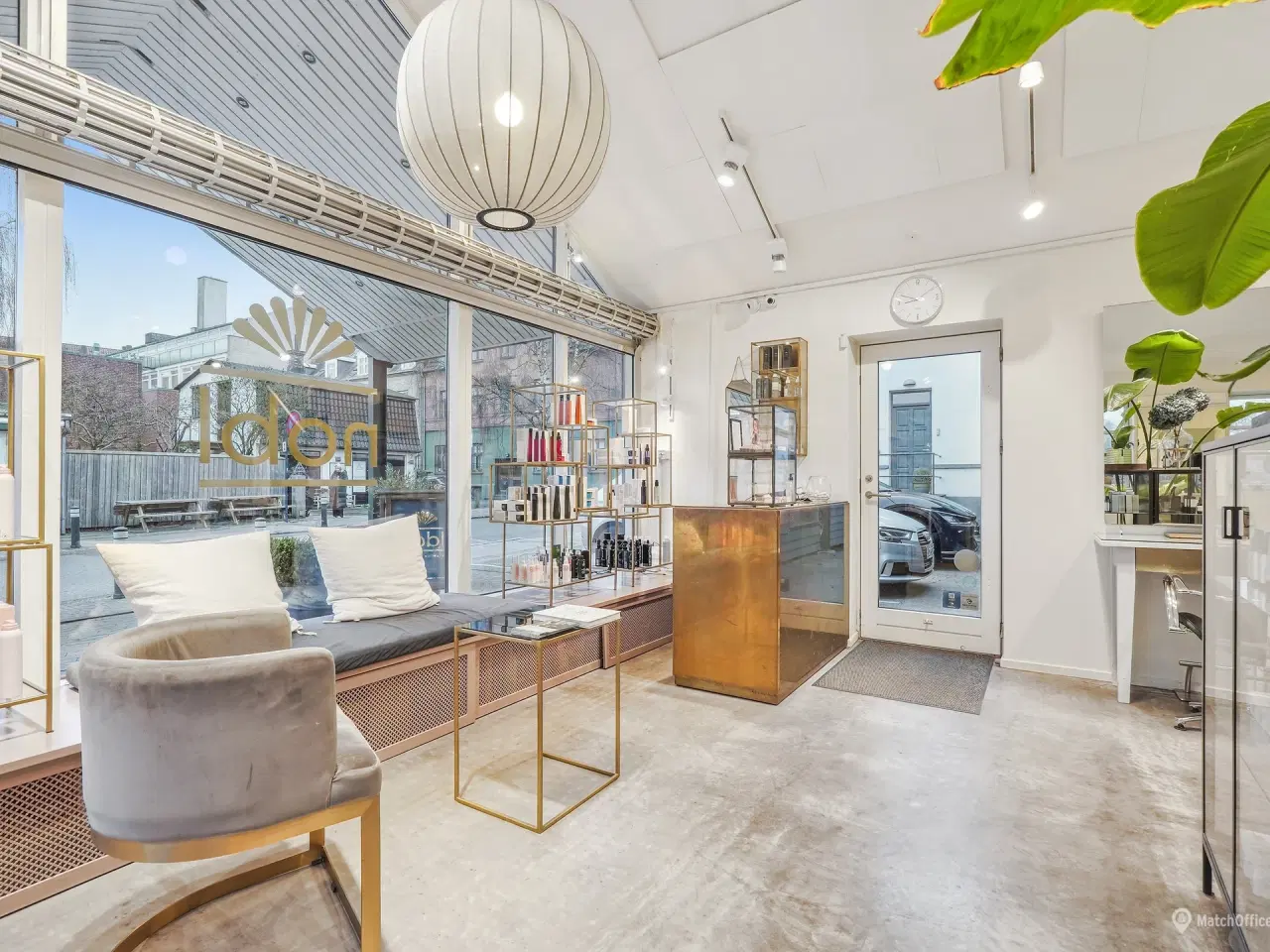 Billede 5 - Butik i eget eksklusivt hus