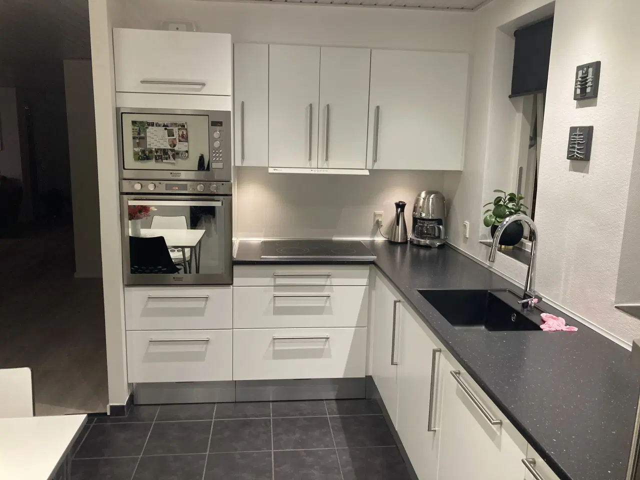 Billede 1 - Flot Designa køkken. 