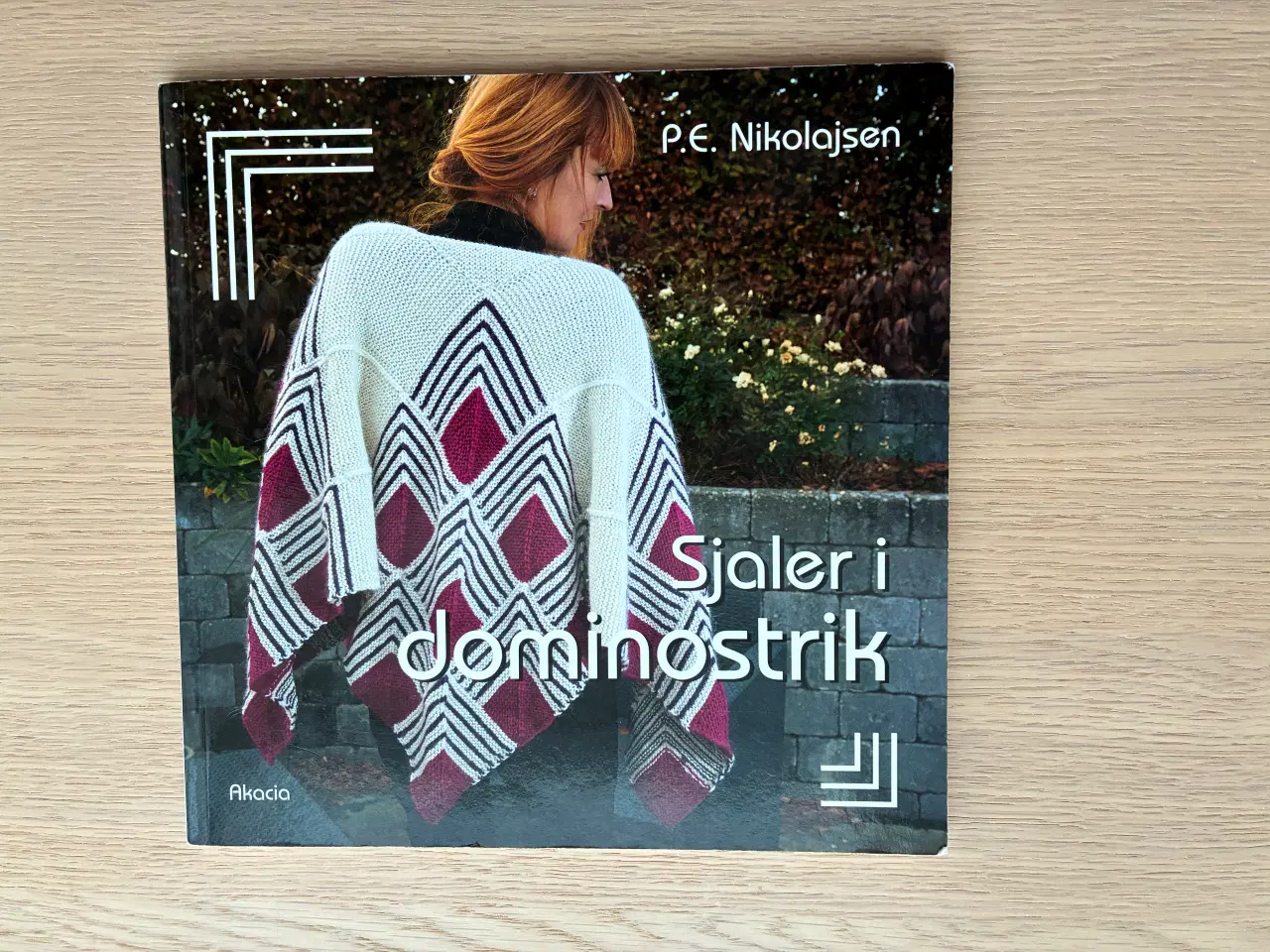 Billede 1 - Sjaler i dominostrik