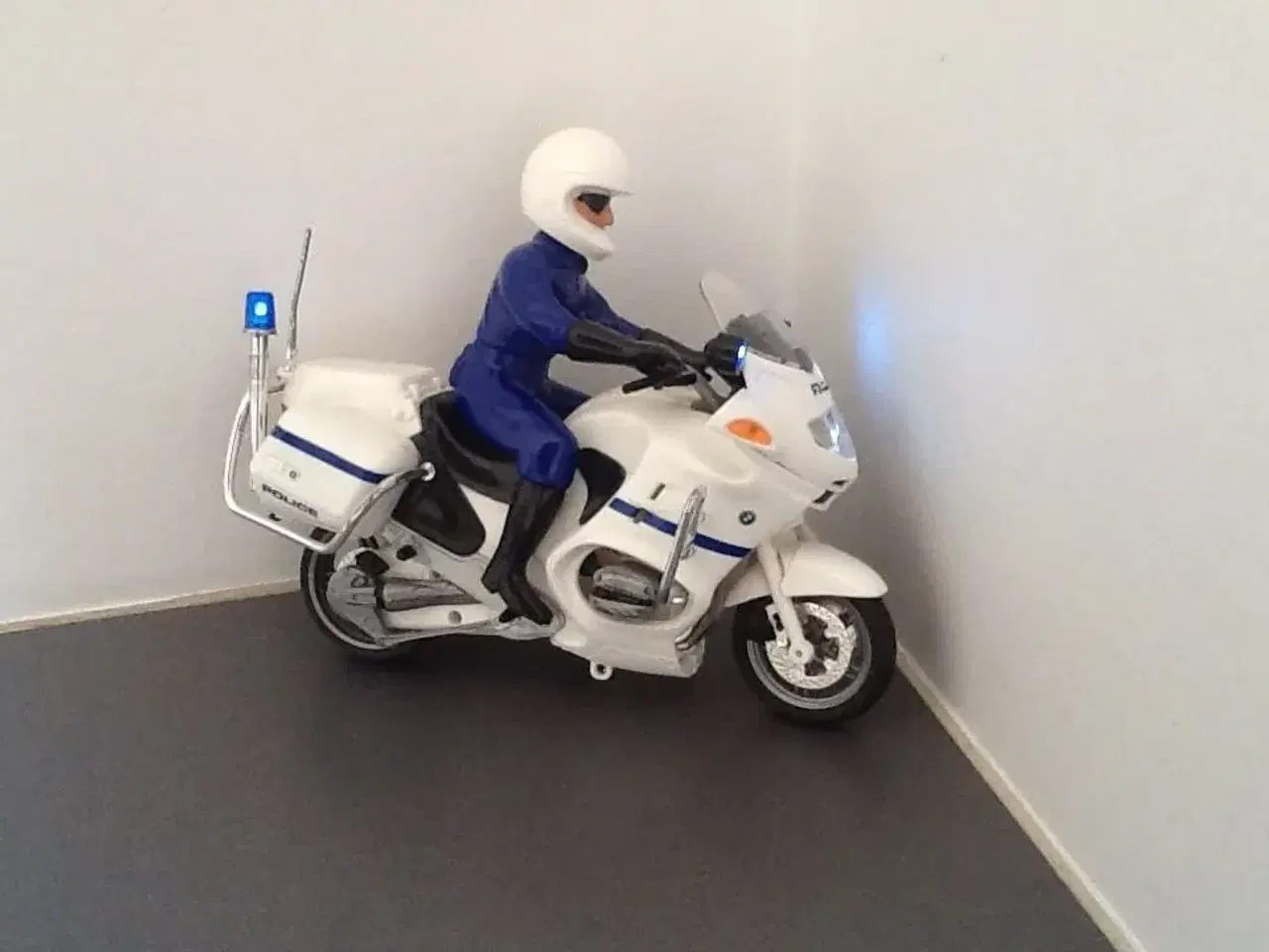 Billede 2 - Politimotorcykel med lys og lyd, BMW.