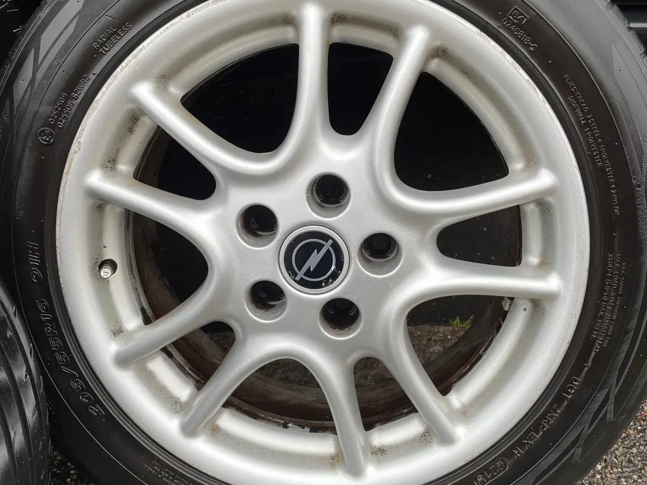 Billede 1 - Opel fælge med dæk