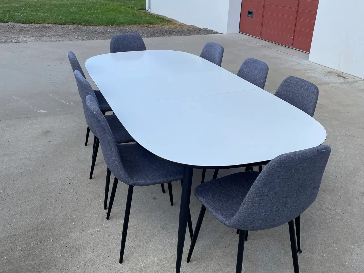 Billede 3 - Spisebord med stole