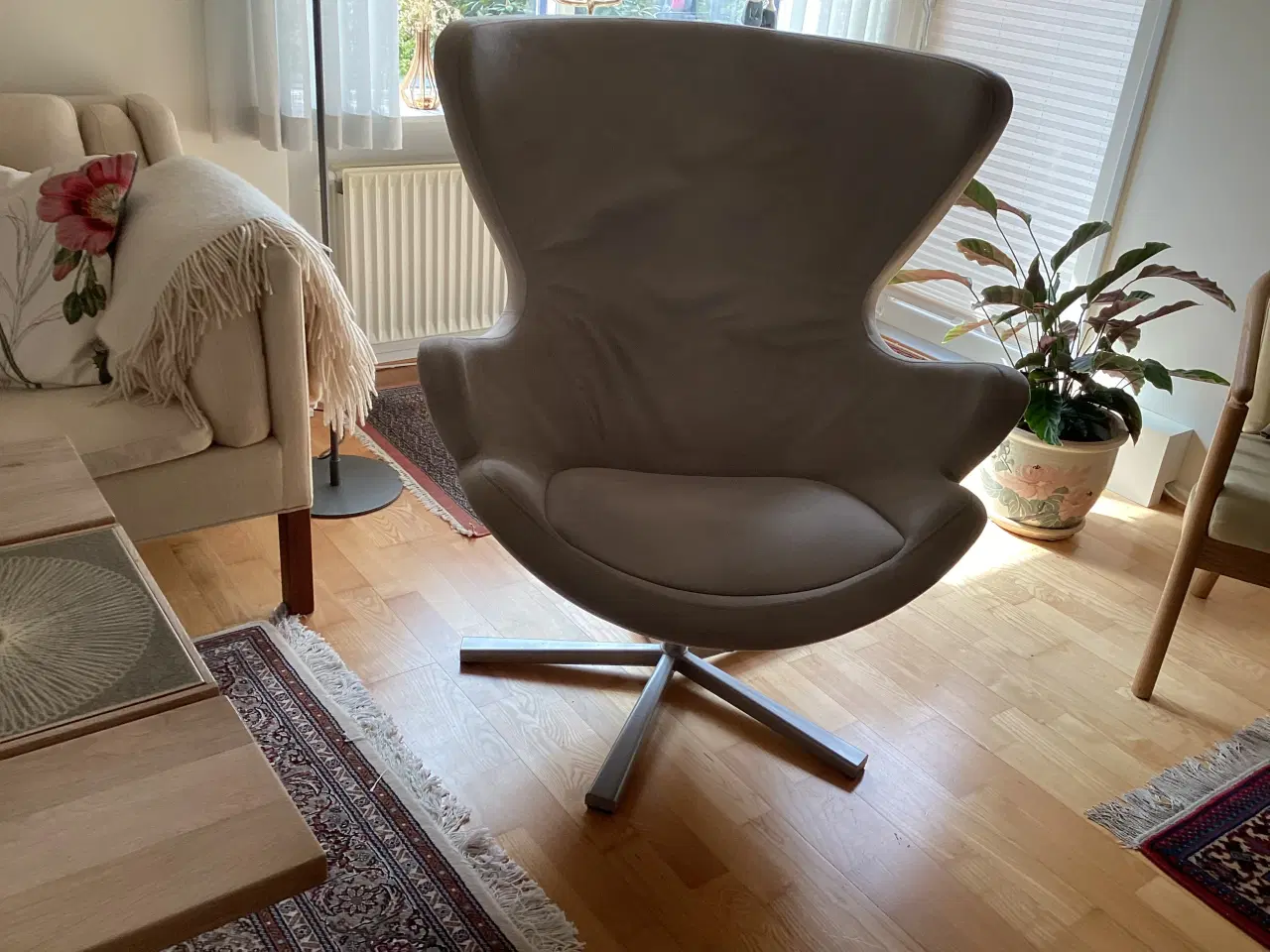Billede 1 - BoConcept hvilestol på drejesokkel med smudsafvise