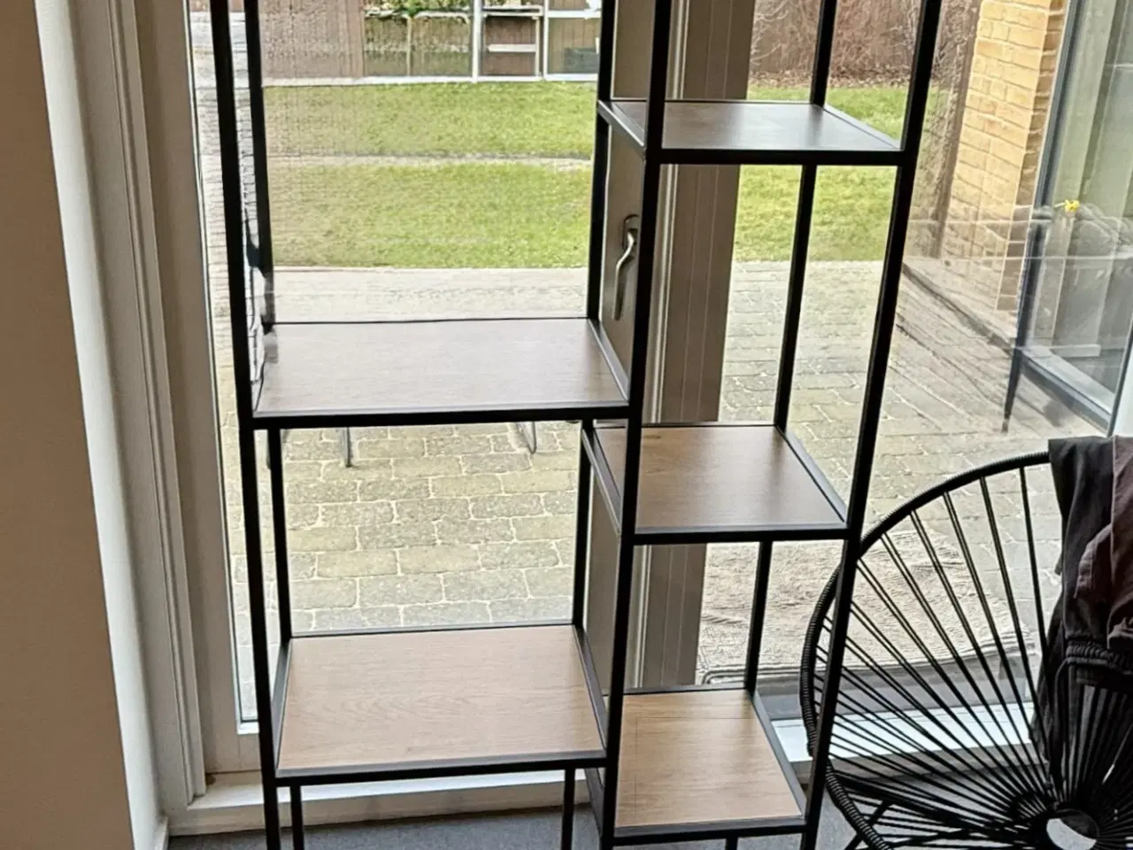 Billede 2 - Jysk Trappedal Reol – Varm Eg / Mat Sort