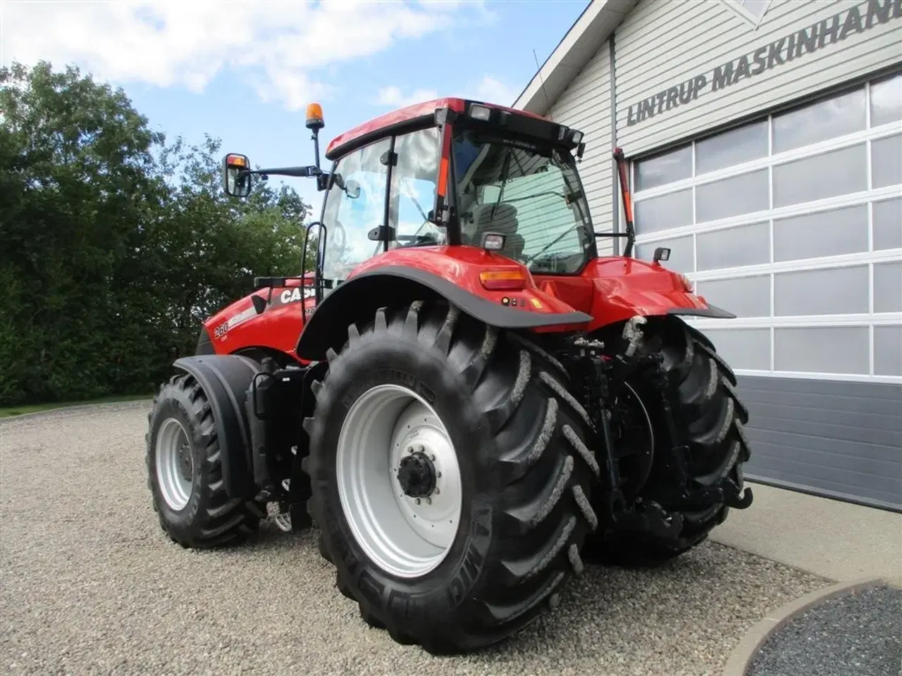 Billede 12 - Case IH MAGNUM 260 CVX med frontlift, affjedret foraksel og affjedret kabine.