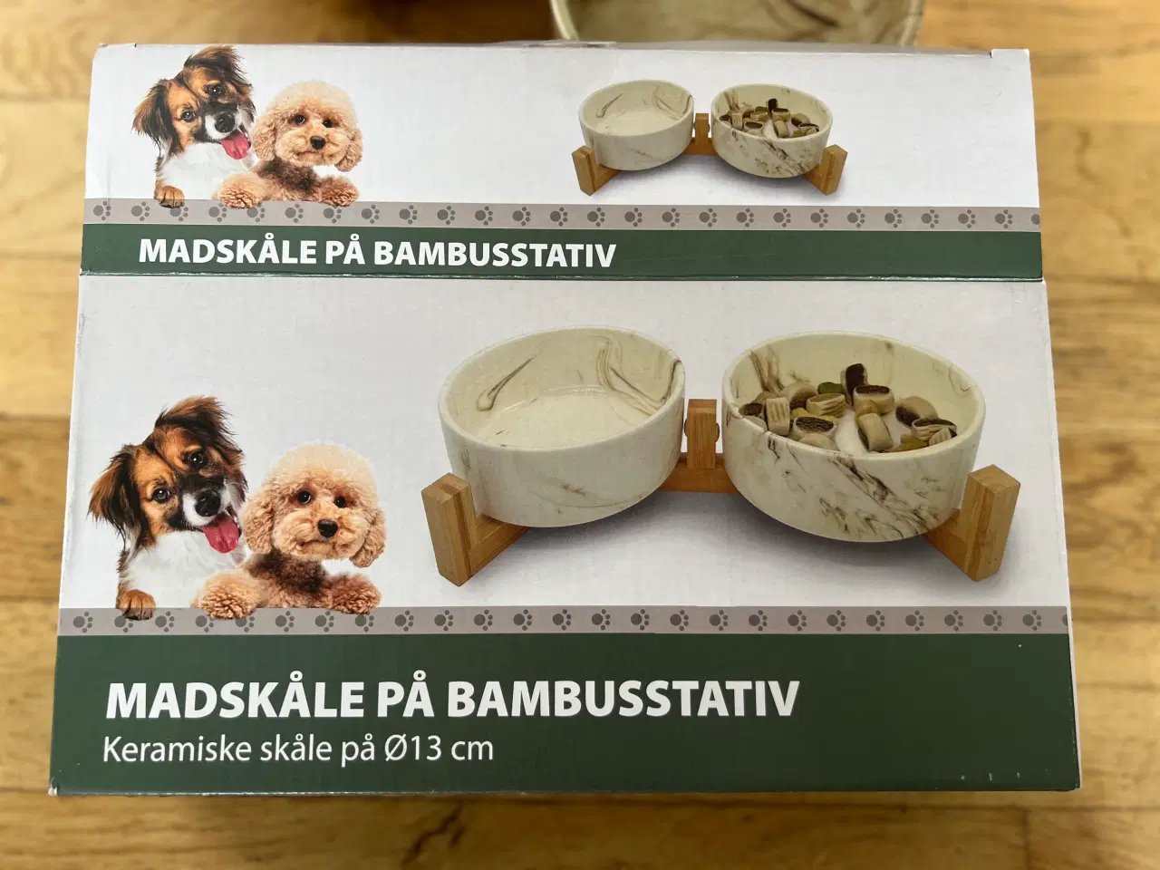 Billede 6 - Fin sæt med madskåle og stativ til hund eller kat