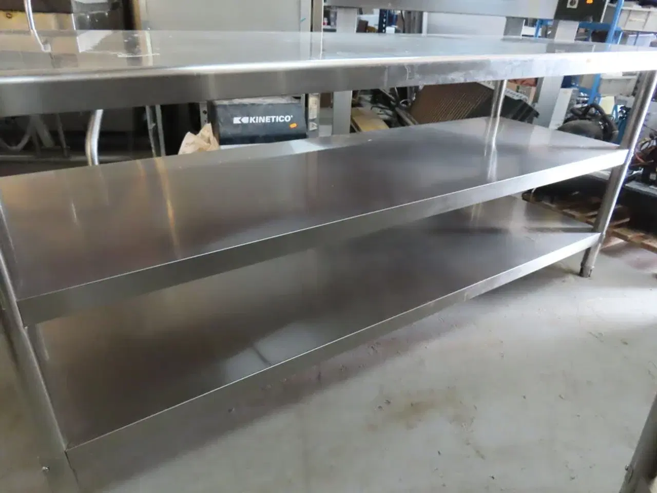 Billede 2 - Industrikøkkenbord med 2 eksta hylder ROYAL CATERING