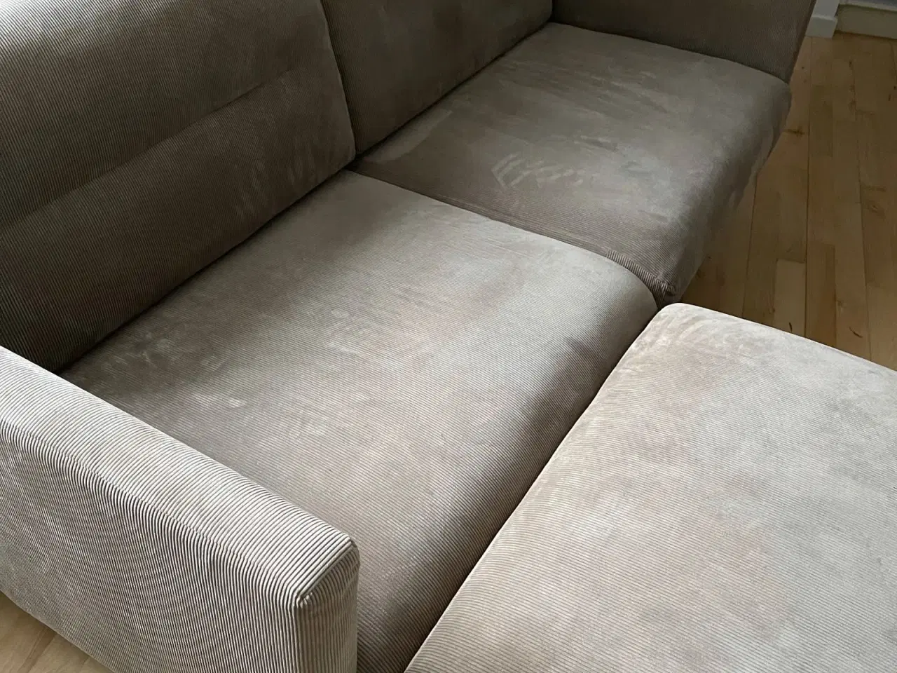 Billede 7 - fløjlsbrun Larvik sofa fra Ilva sælges. 