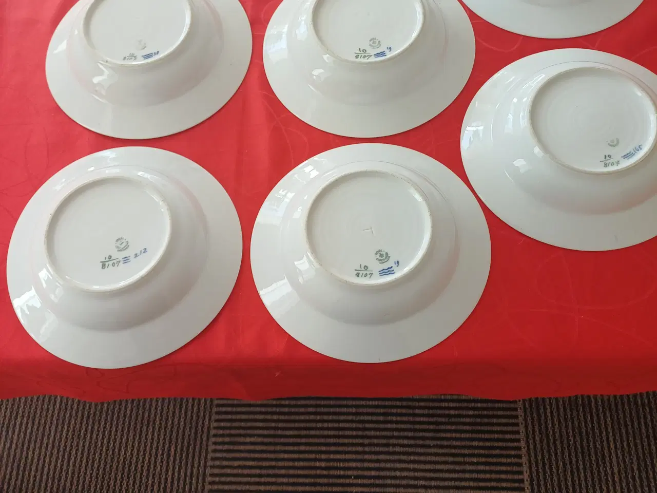 Billede 2 -  BLÅ BLOMST. Royal Copenhagen. 1.SORTERING.  