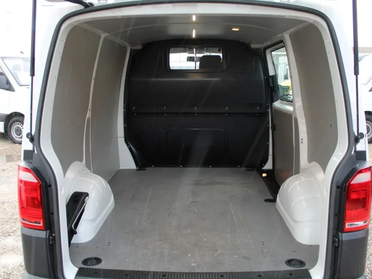 Billede 12 - VW Transporter 2,0 TDi 150 Kassevogn DSG kort