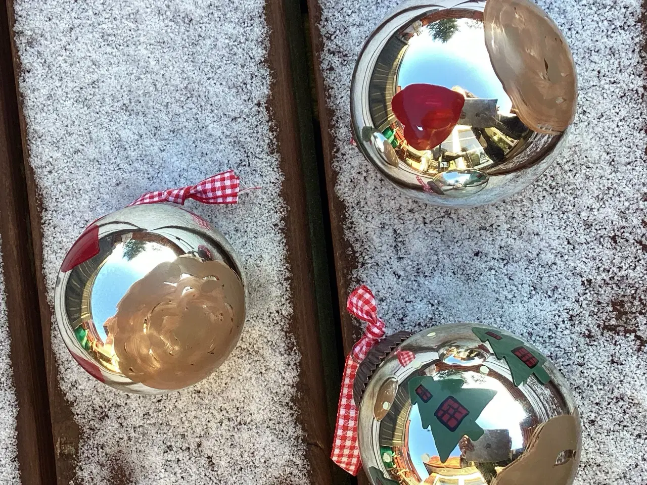 Billede 2 - 3 glas julekugler i æske