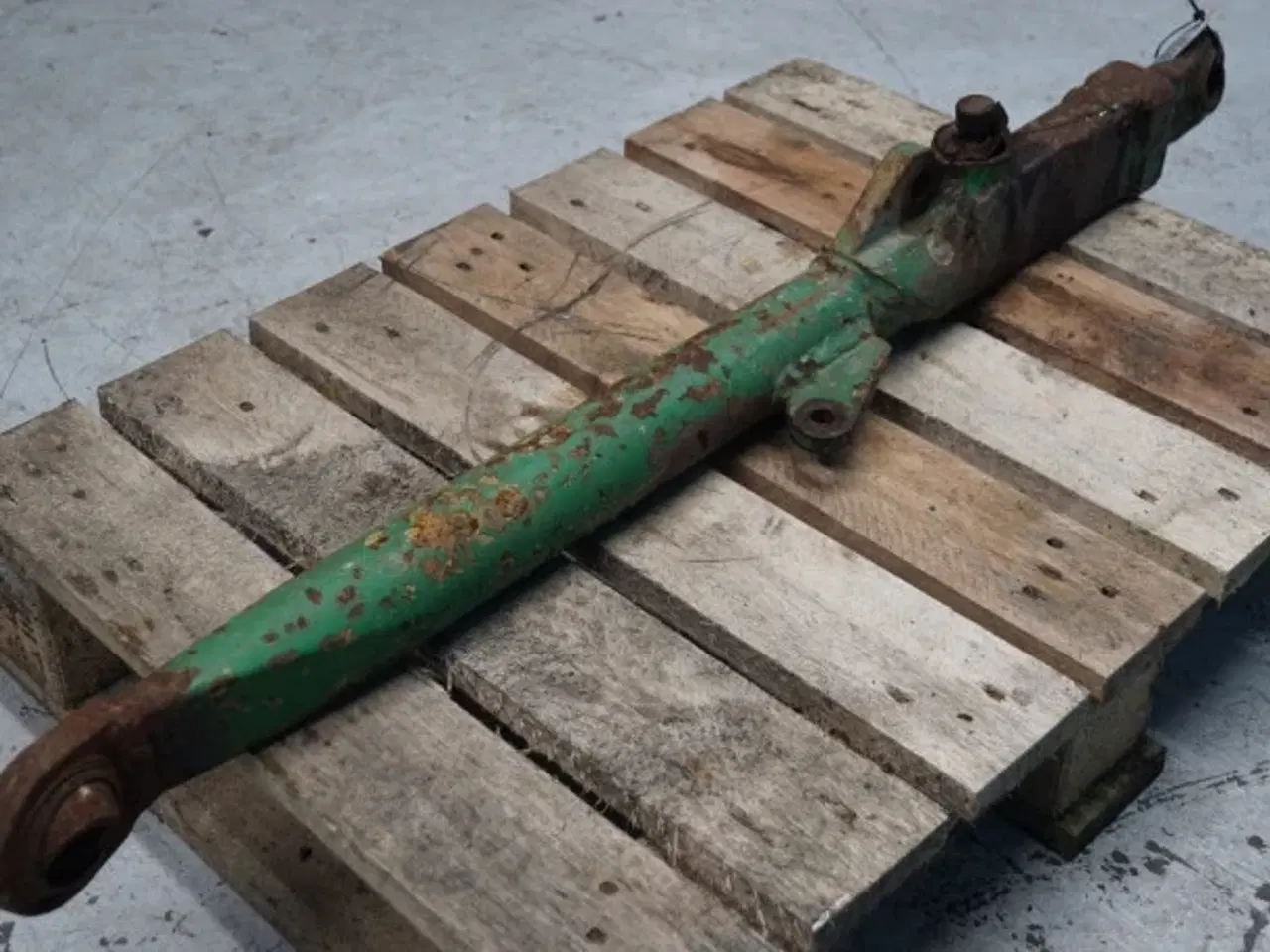 Billede 6 - John Deere 4040 R.H. Liftarm AR80666