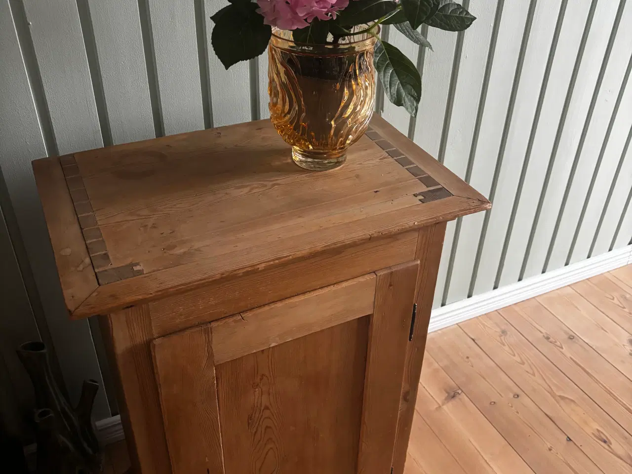 Billede 1 - Tobaksskab  over 100 år