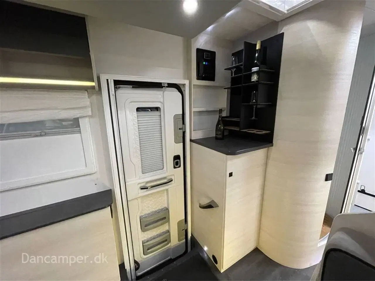 Billede 25 - 2024 - Chausson 660 Titanium ULTIMATE   UNDER KLARGØRING! Chausson 660 Titanium ULTIMATE, Elcykelholder, Lithiumbatterier, Induktionsplade, 3000W inverter