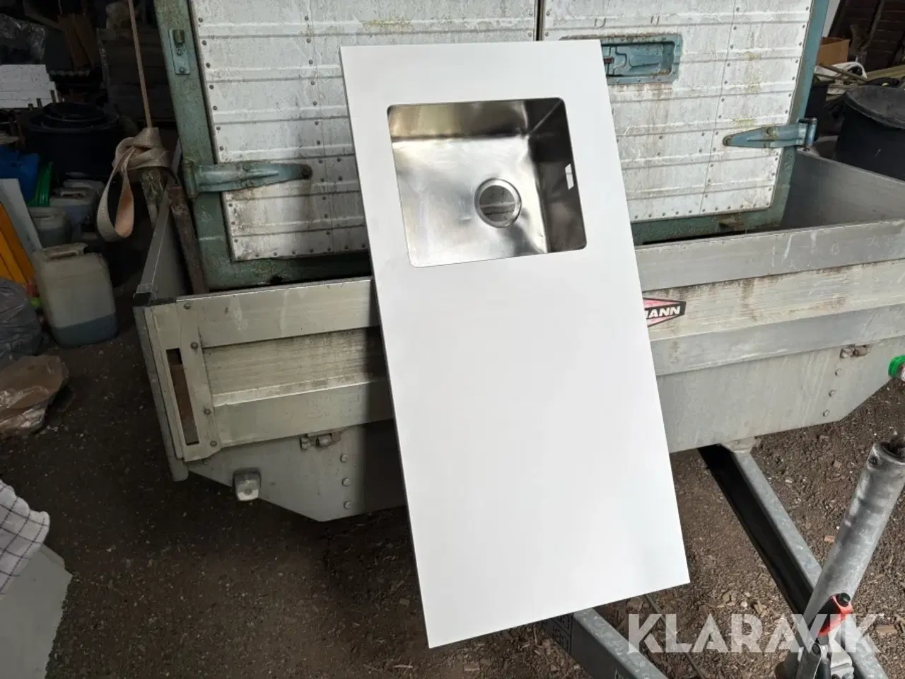 Billede 2 - Bordplader laminat med vask i højre side 8 styk