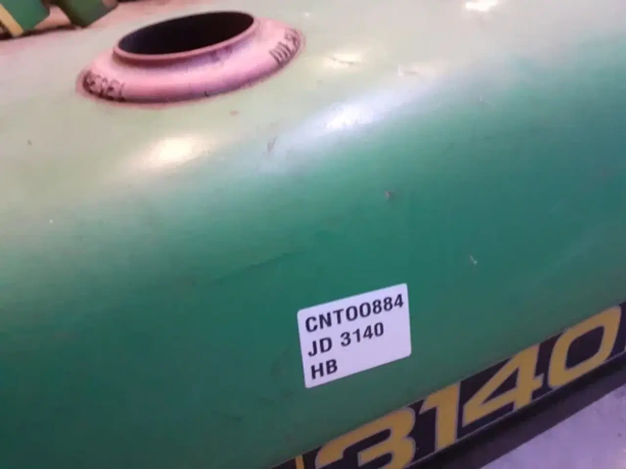 Billede 10 - John Deere 3140 Motorhjelm