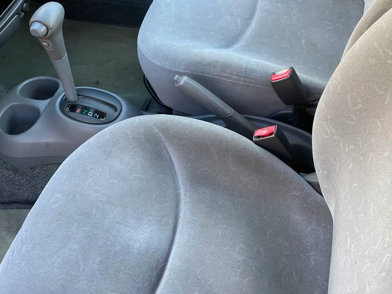 Billede 7 - Velholdt Toyota Yaris med automatgear sælges