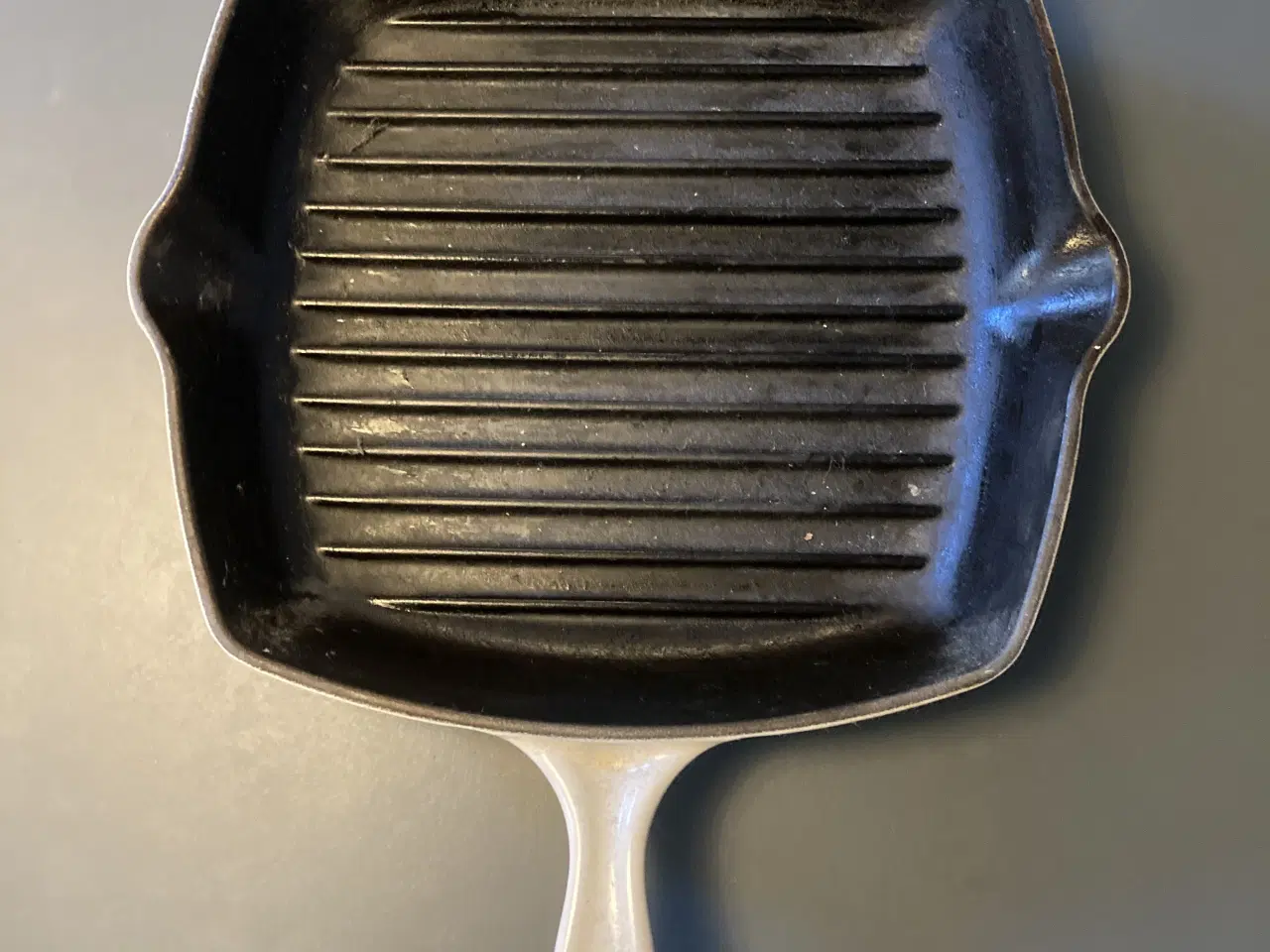 Billede 2 - Le Creuset-grillpande (26 cm), støbehjern, hvid