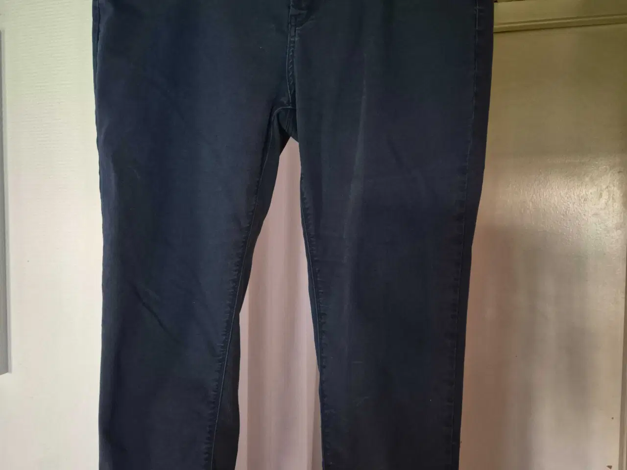 Billede 1 - Pæne mørkeblå Cro bukser 
