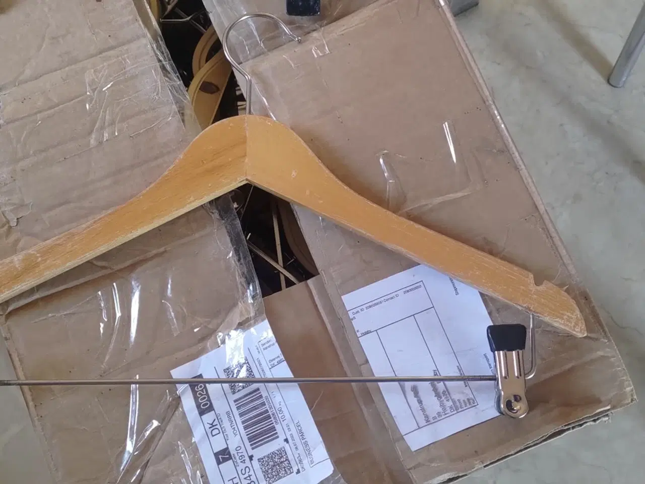 Billede 4 - Stor kasse blandede bøjler