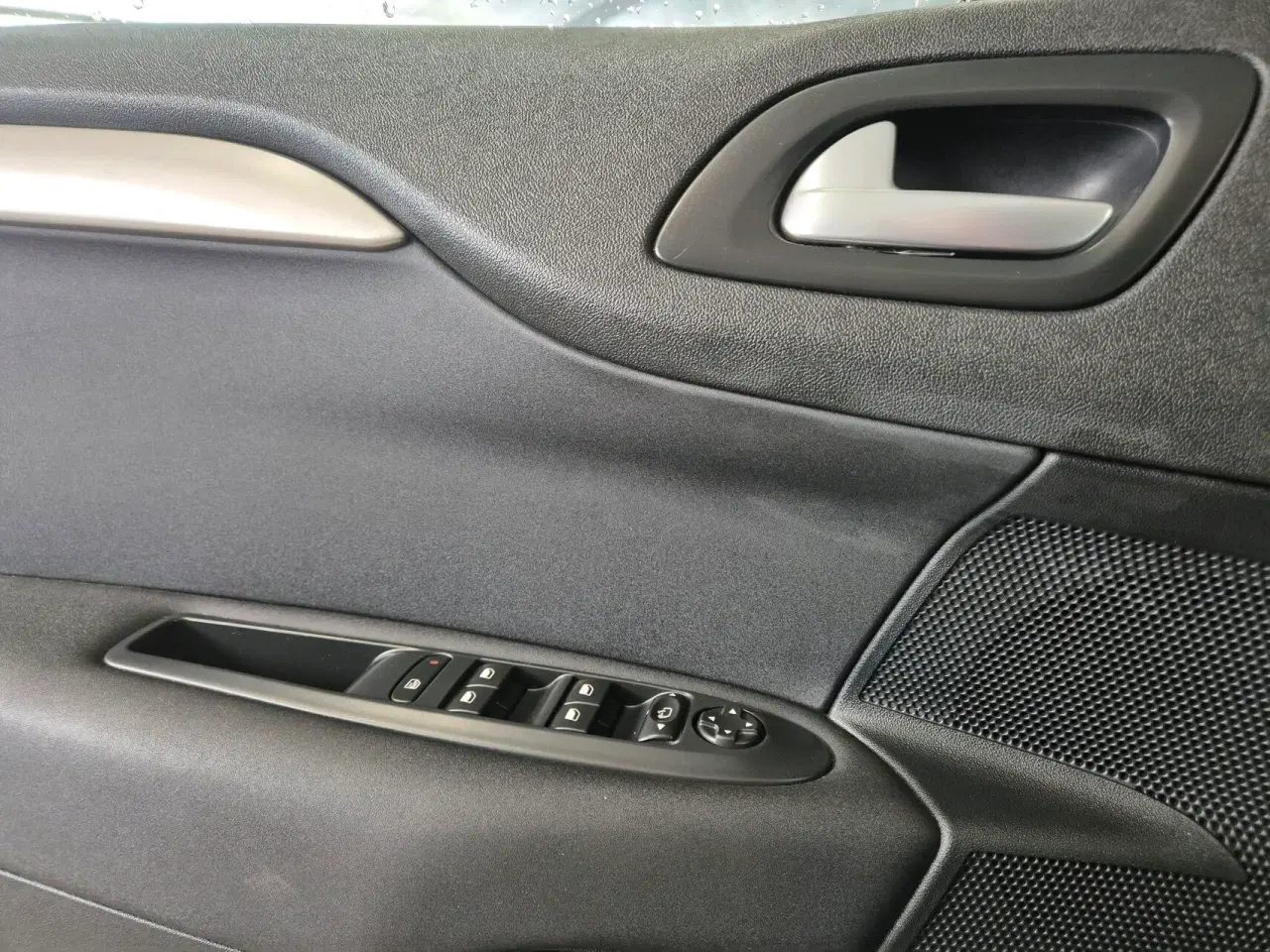 Billede 15 - Citroën C4 1,6 Blue HDi Iconic EAT6 start/stop 120HK 5d 6g Aut.