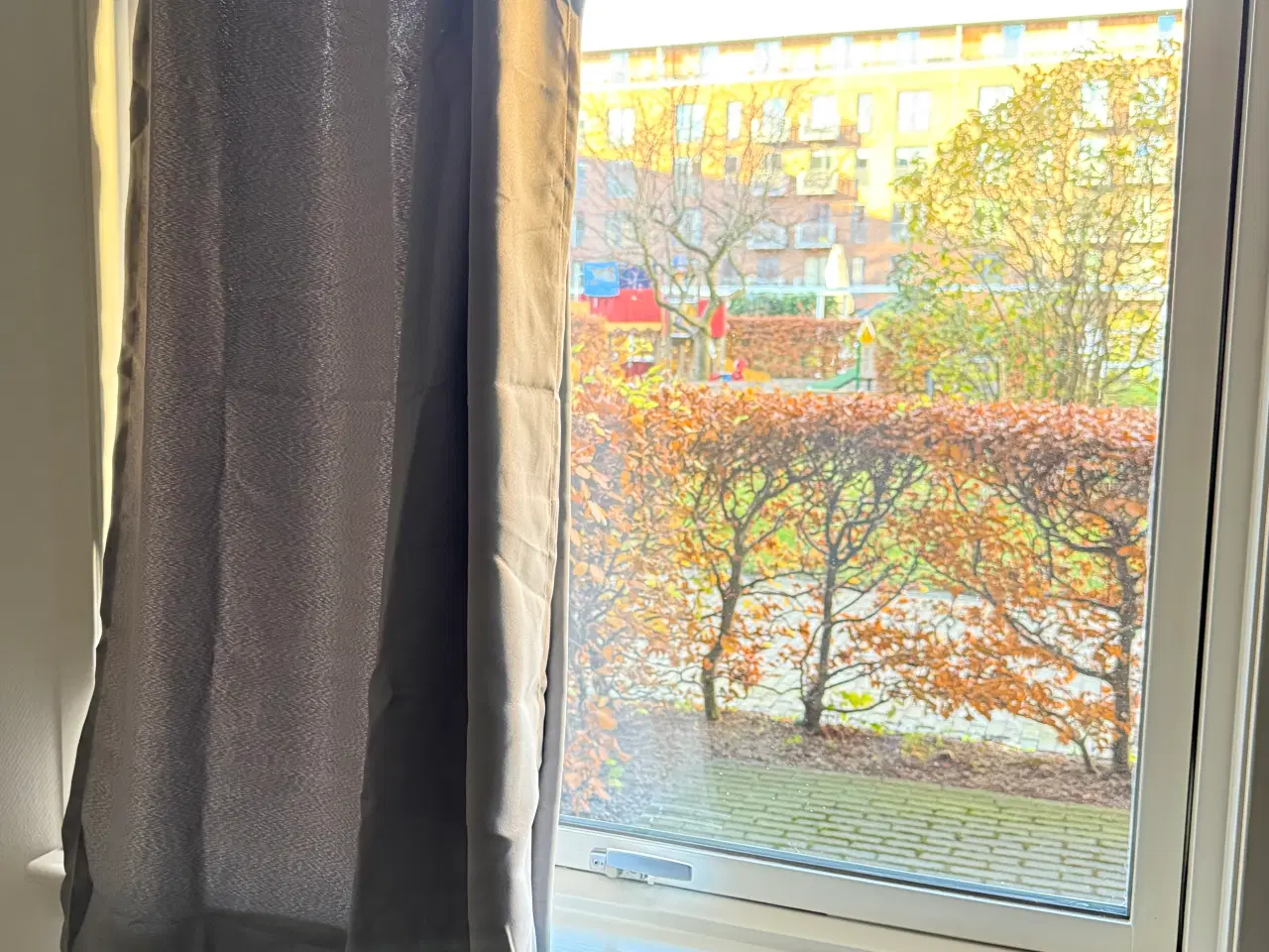 Billede 4 - Curtains for sale plus extensible hanging bars