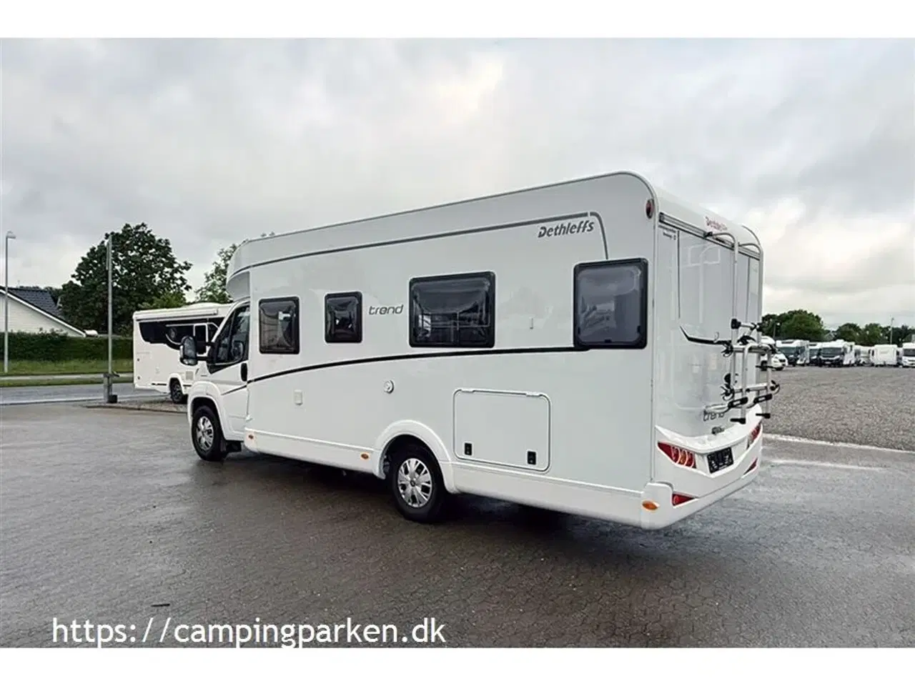 Billede 3 - 2022 - Dethleffs   Lave enkeltsenge og stort toiletrum i bagenden med brusekabine, 140hk, Euro6 motor