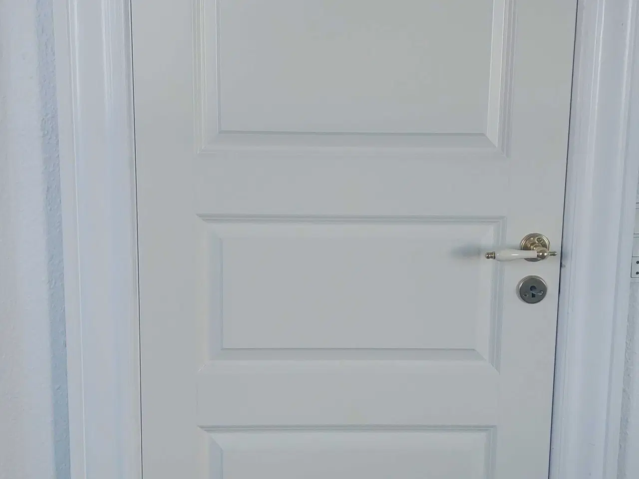 Billede 1 - Indvendige døre med karme.