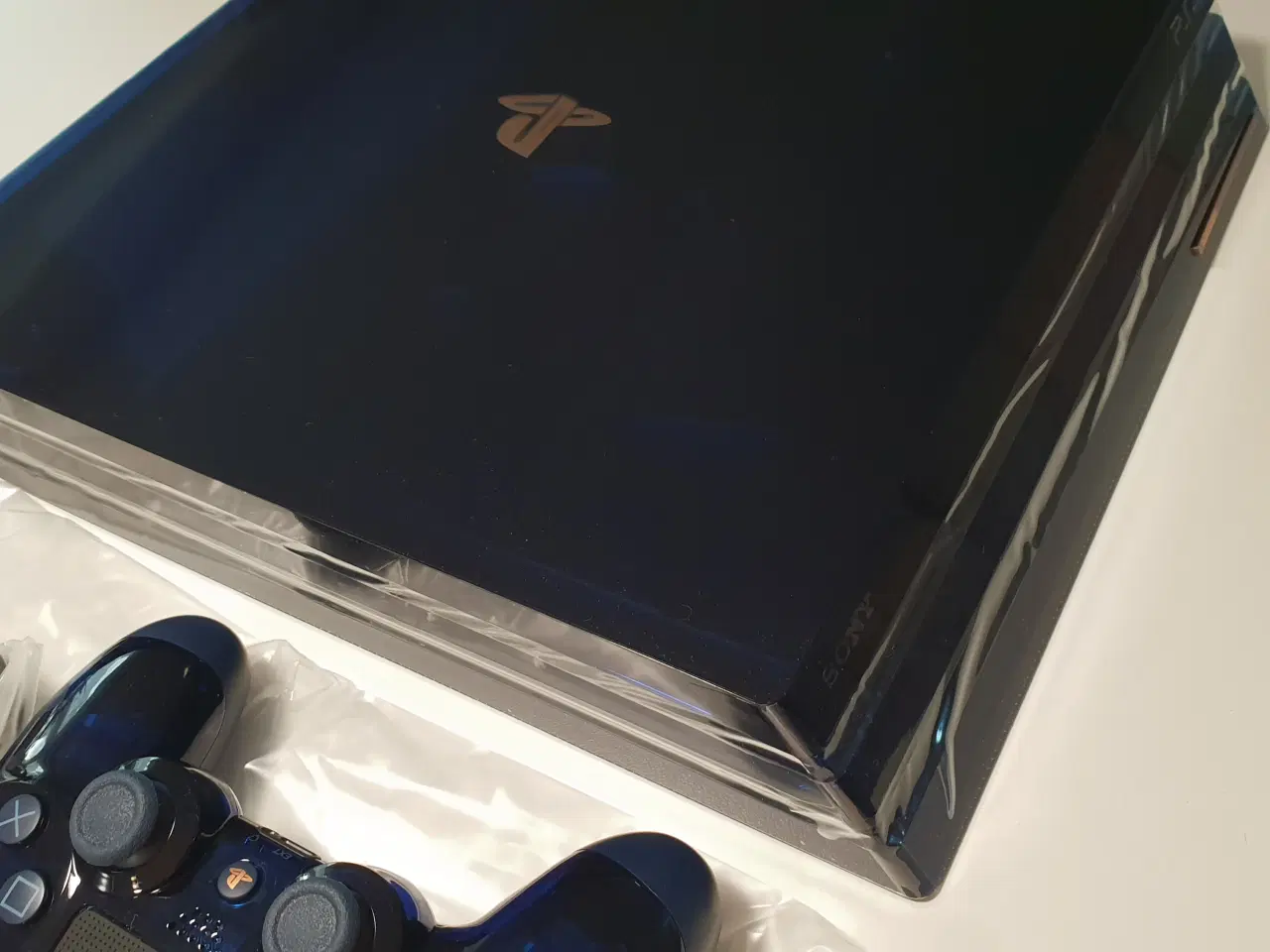 Billede 11 - PlayStation 4 Pro 2TB Console 500 Million Limited 